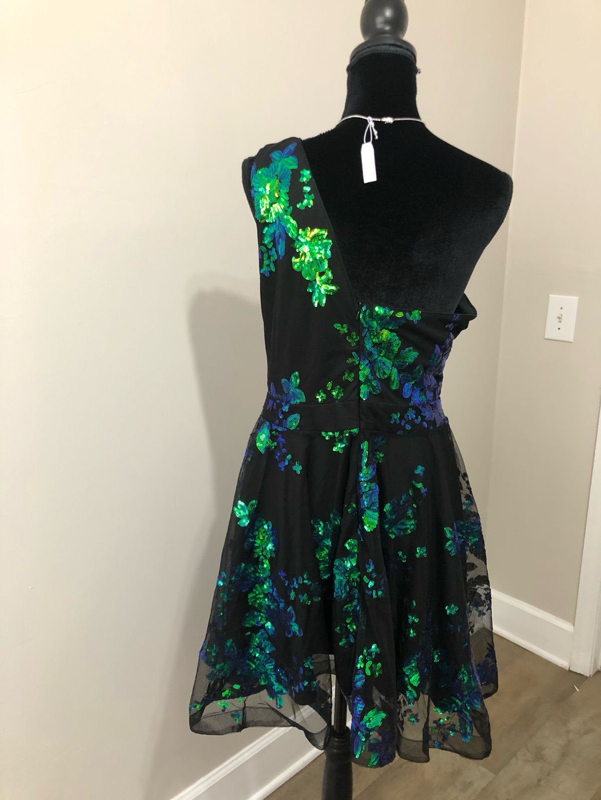 Size XL Prom One Shoulder Green Cocktail Dress on Queenly