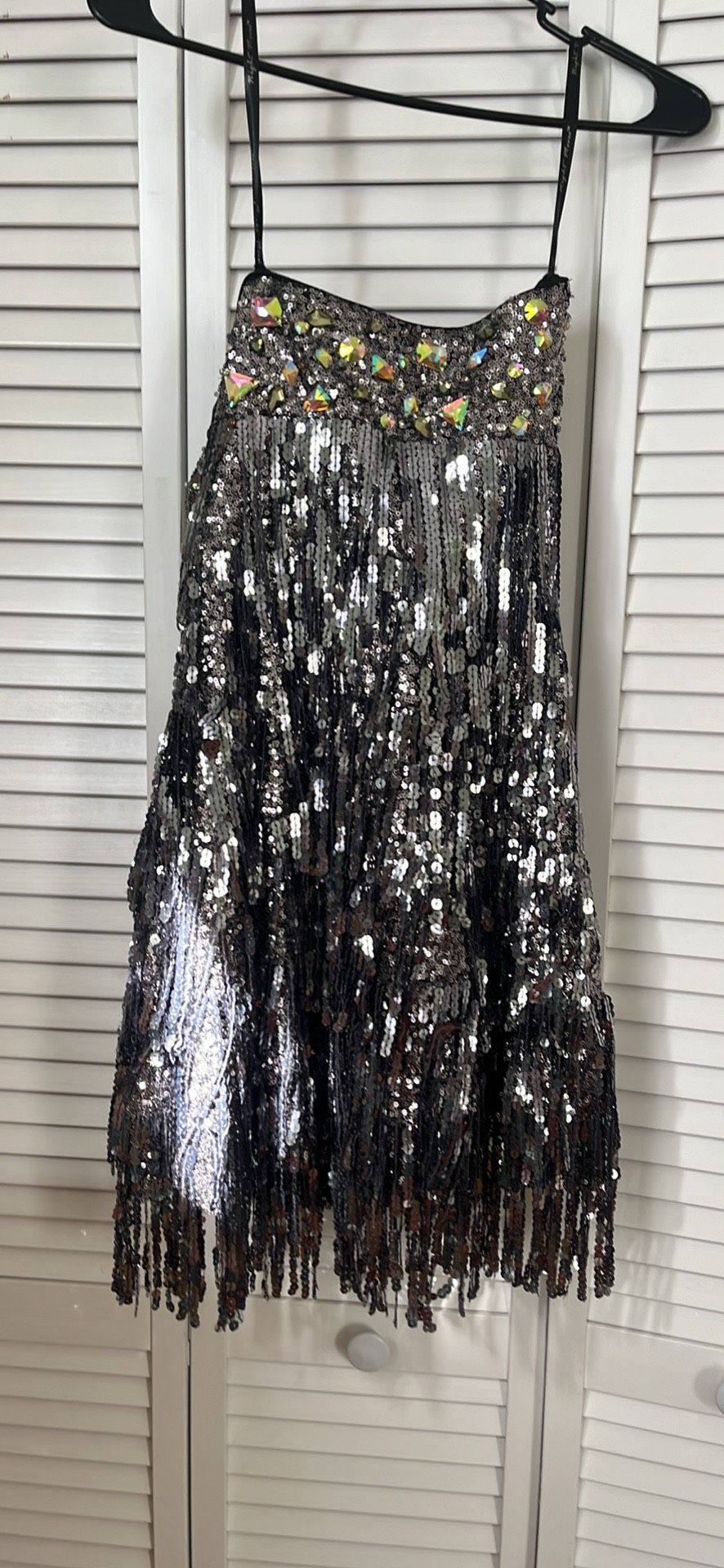 Night Moves Size 2 Prom Plunge Silver Cocktail Dress on Queenly