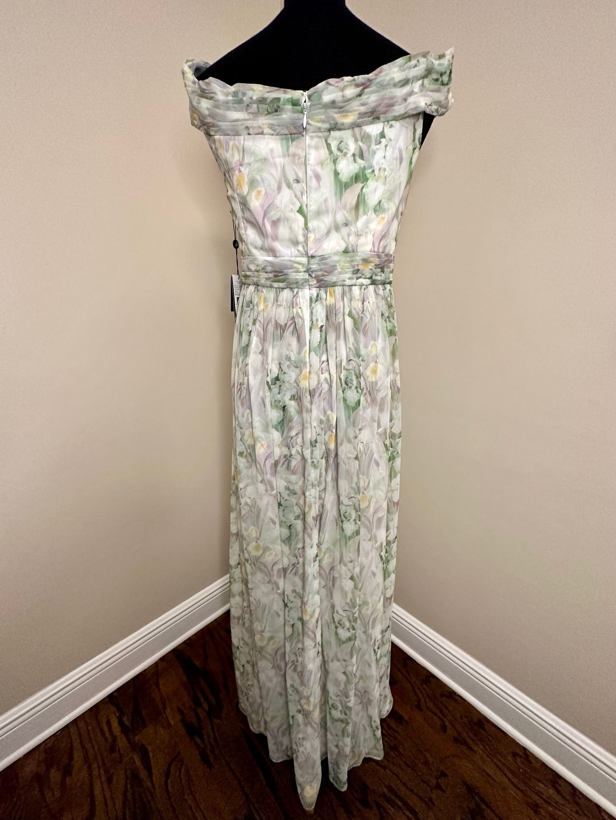 Style Ap1e209472 Adrianna Papell Size 12 Prom Off The Shoulder Floral Green Side Slit Dress on Queenly