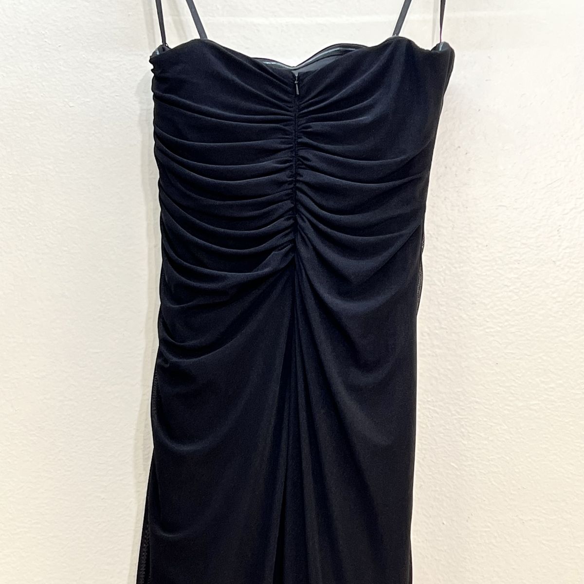 Style 29489 La Femme Size 6 Strapless Black Side Slit Dress on Queenly