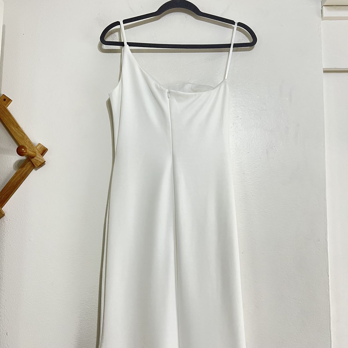 Style 28176 La Femme Size 2 One Shoulder White Side Slit Dress on Queenly