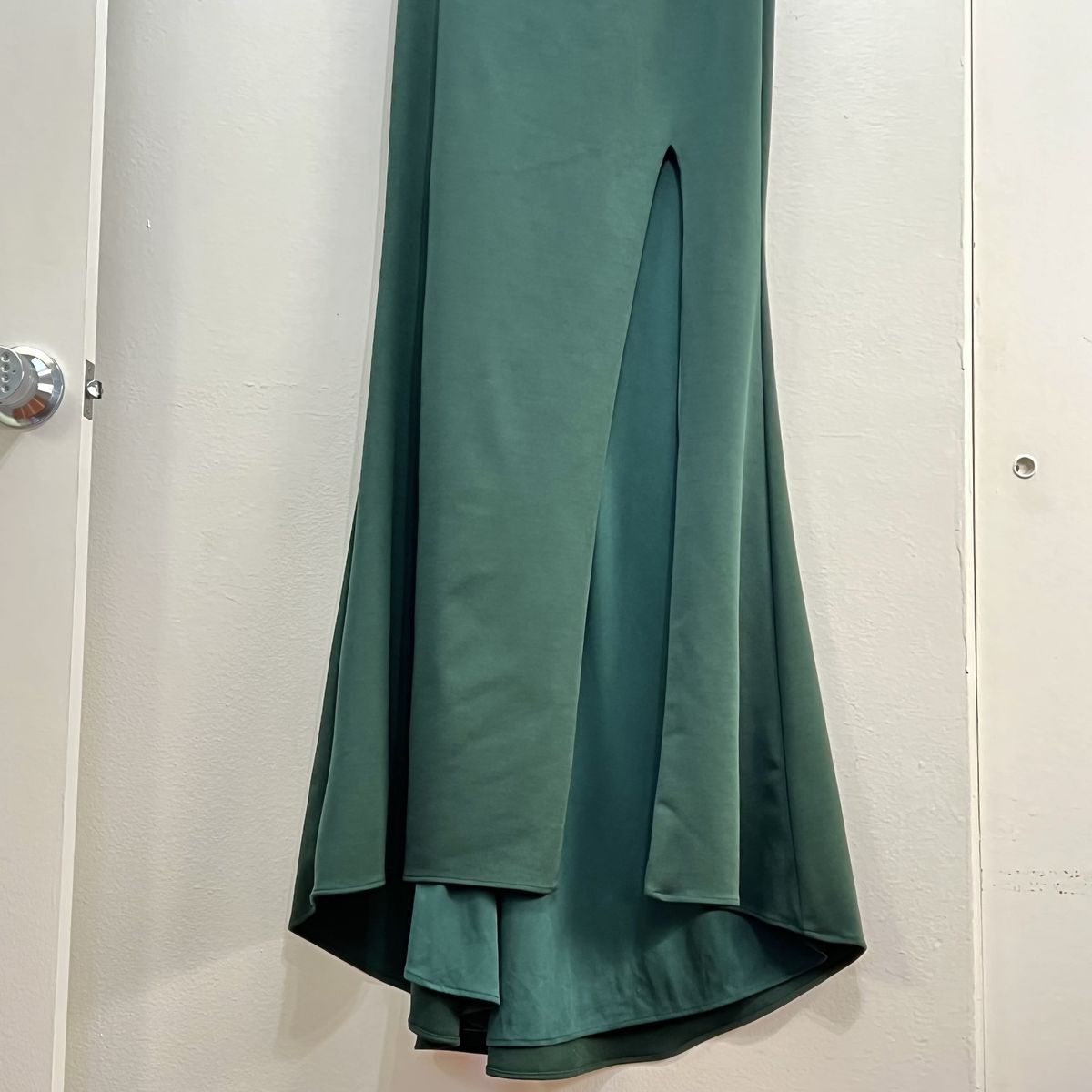 Style 28176 La Femme Size 8 One Shoulder Emerald Green Side Slit Dress on Queenly