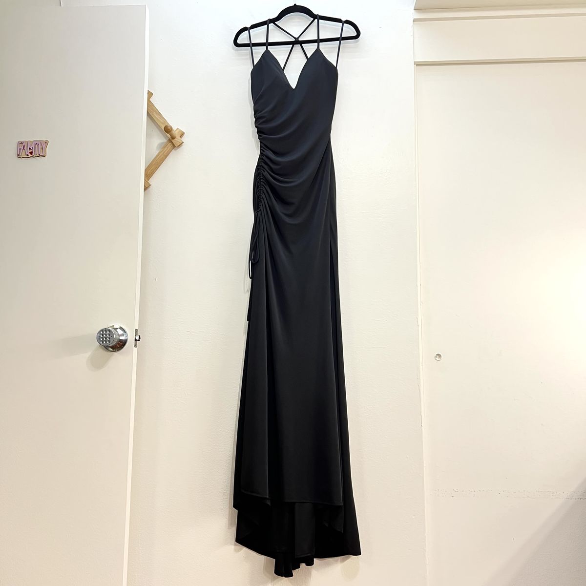 Style 29444 La Femme Size 2 Black Side Slit Dress on Queenly