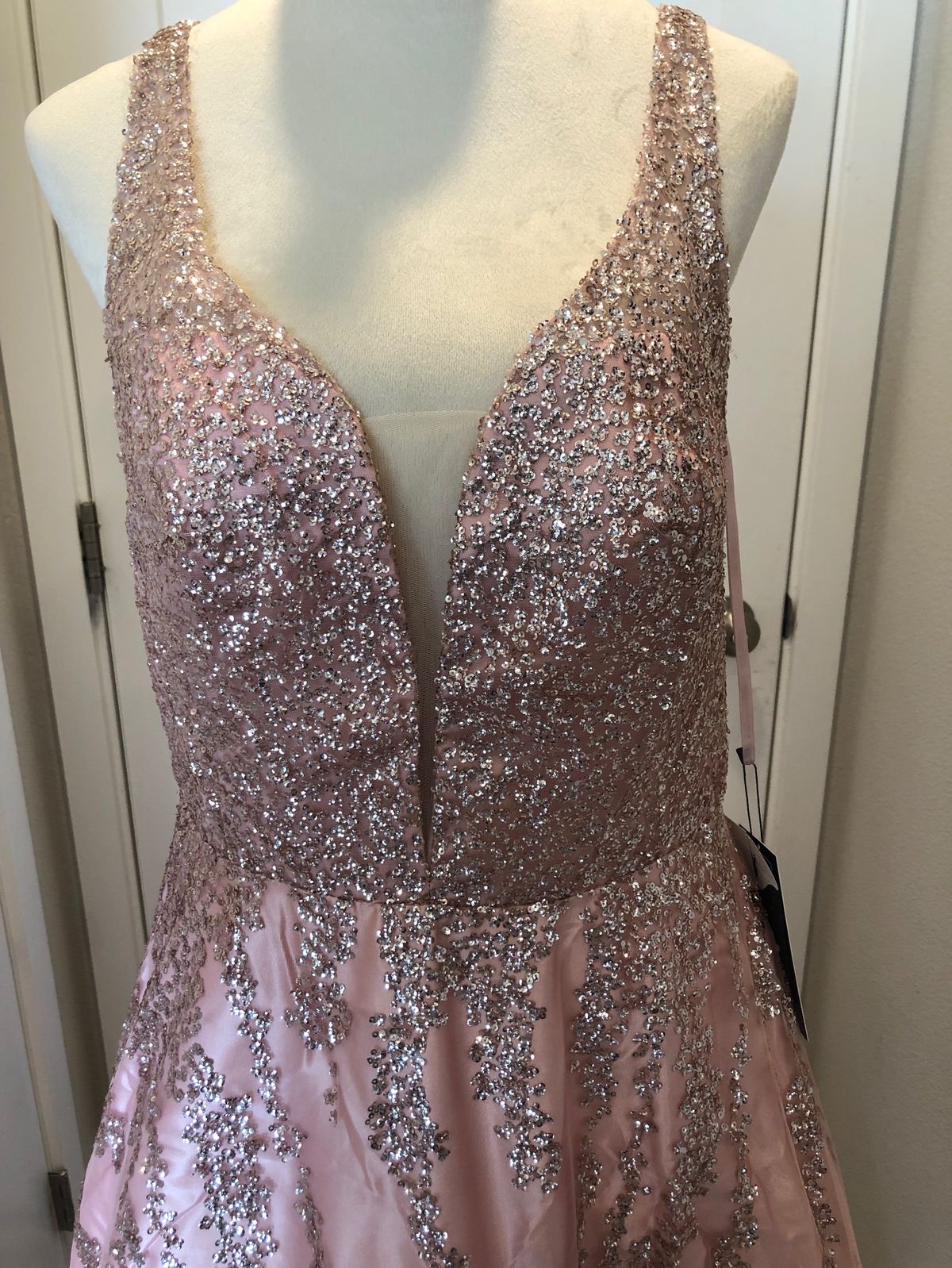 Cinderella Divine Plus Size 16 Prom Plunge Pink A-line Dress on Queenly