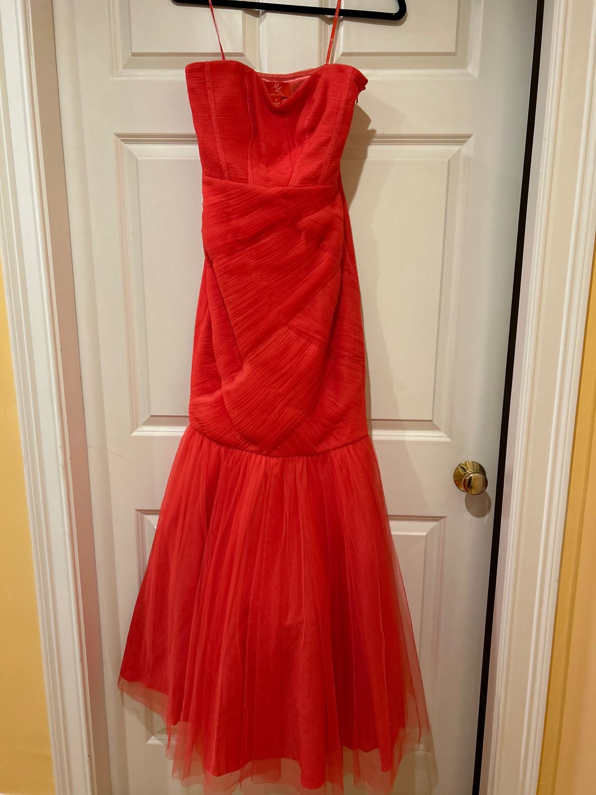 Monique Lhuiller Size 4 Prom Strapless Red Floor Length Maxi on Queenly