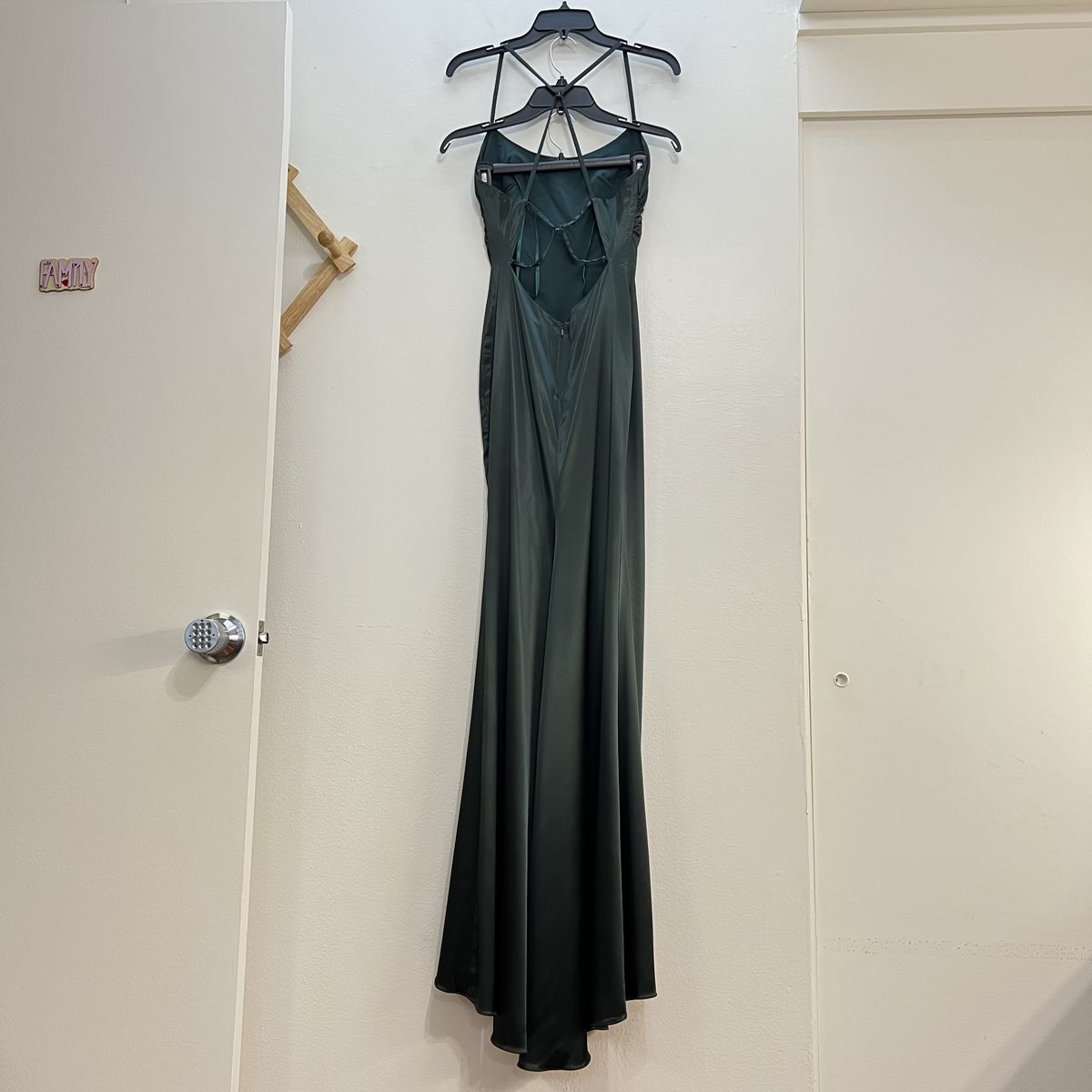 Style 29858 La Femme Size 2 Emerald Green Floor Length Maxi on Queenly