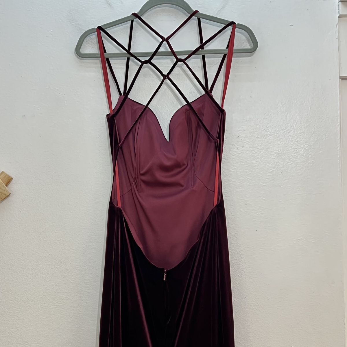 Style 24317 La Femme Size 6 Velvet Burgundy Red Side Slit Dress on Queenly