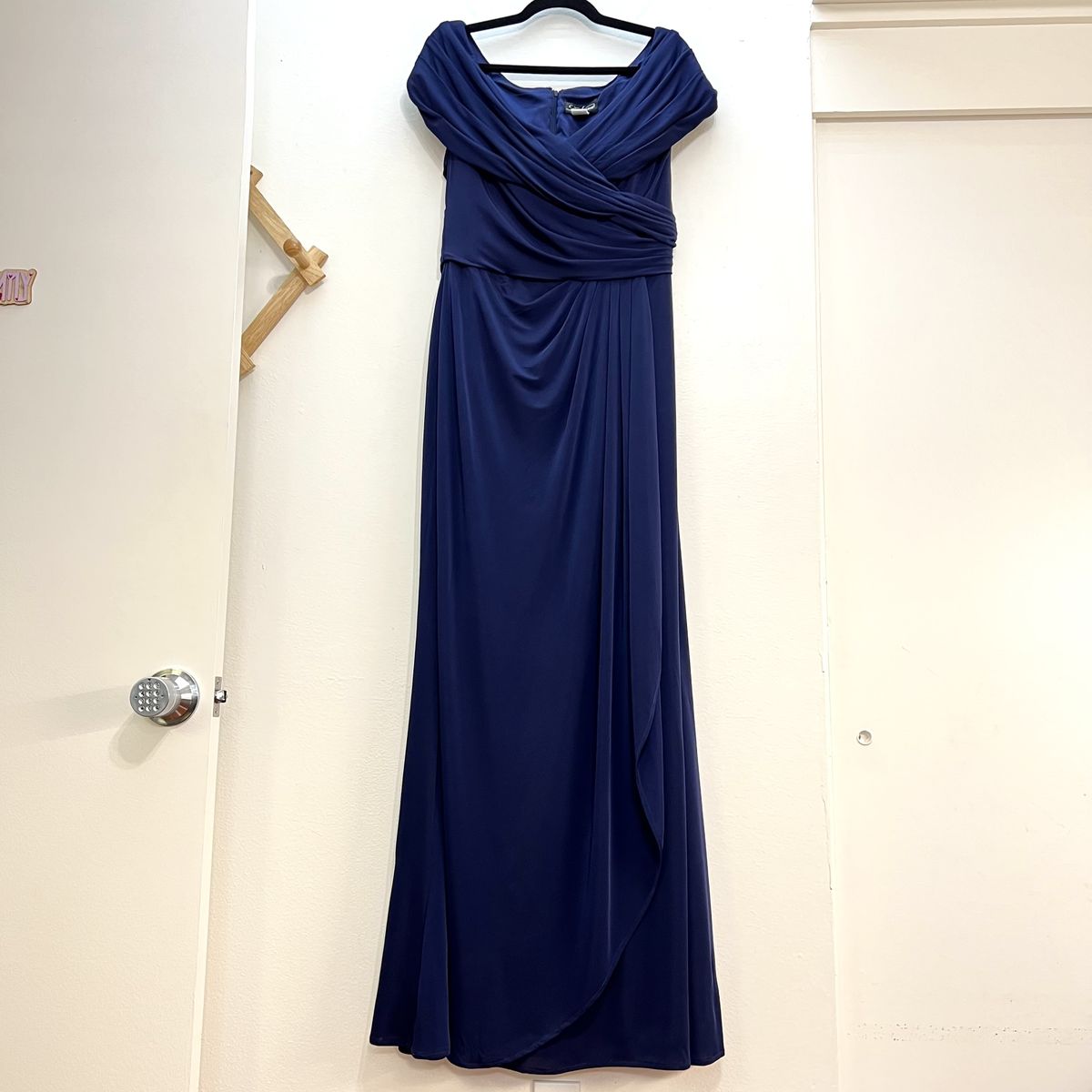 Style 26519 La Femme Size 12 High Neck Navy Blue Floor Length Maxi on Queenly