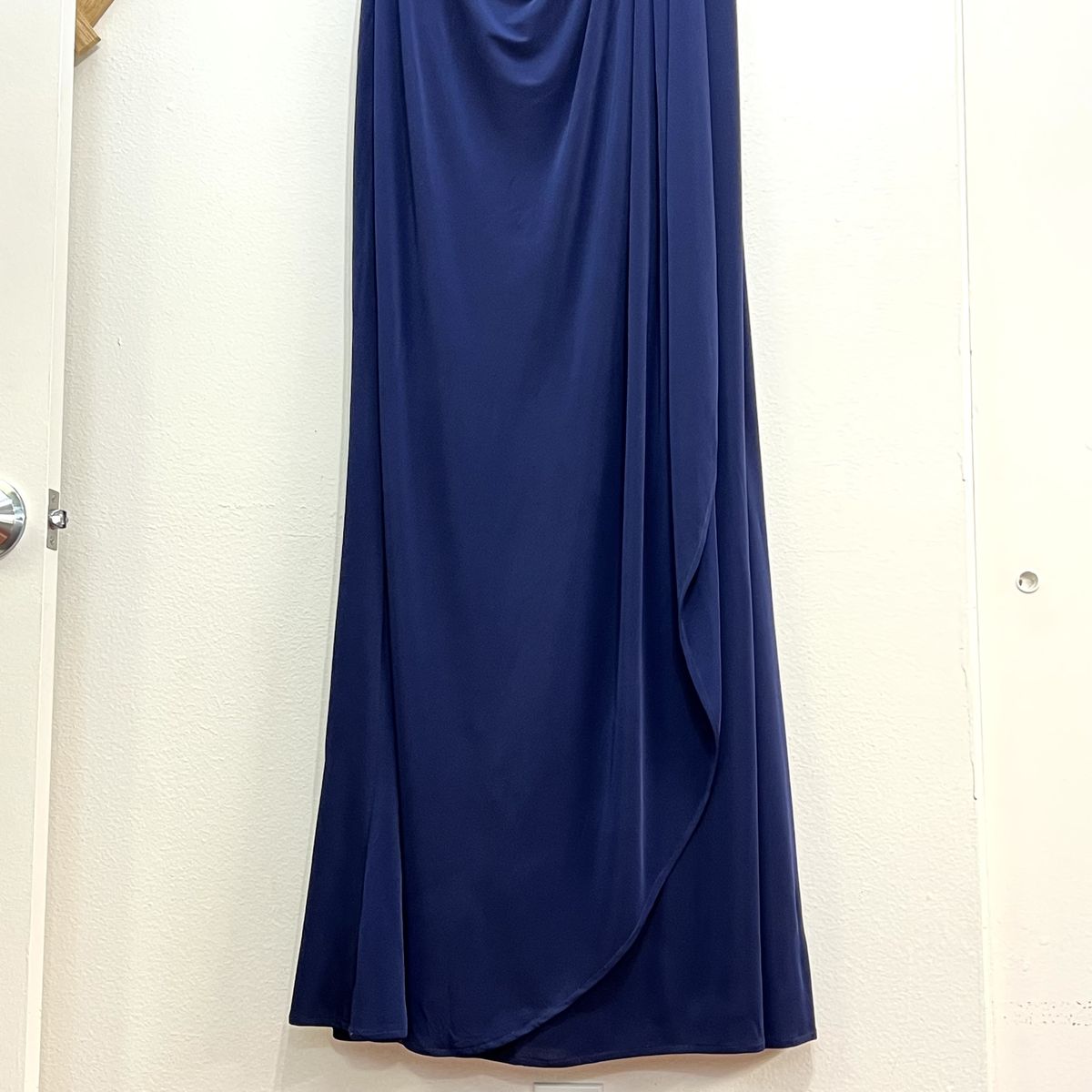 Style 26519 La Femme Size 12 High Neck Navy Blue Floor Length Maxi on Queenly