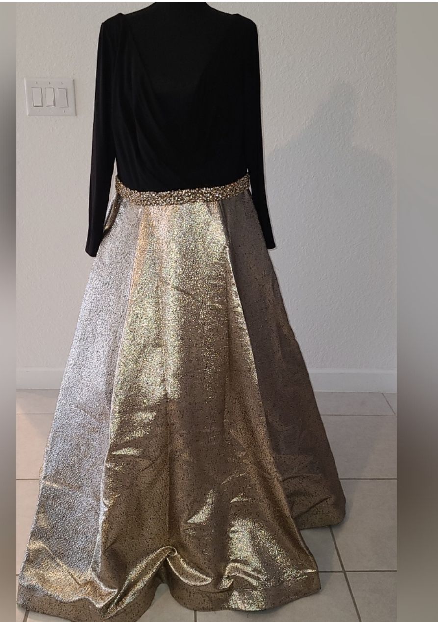 Mac Duggal Plus Size 16 Long Sleeve Gold Ball Gown on Queenly
