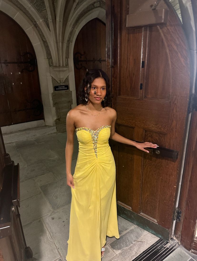 Size 0 Prom Strapless Yellow Floor Length Maxi on Queenly