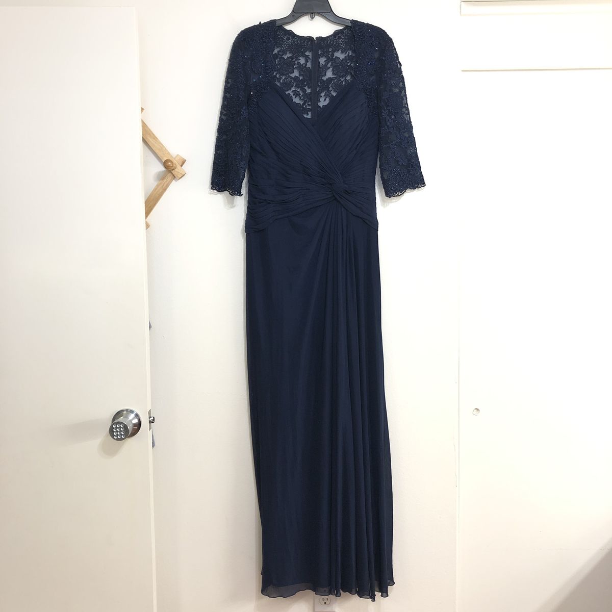 Style 23244 La Femme Size 10 Lace Navy Blue Floor Length Maxi on Queenly