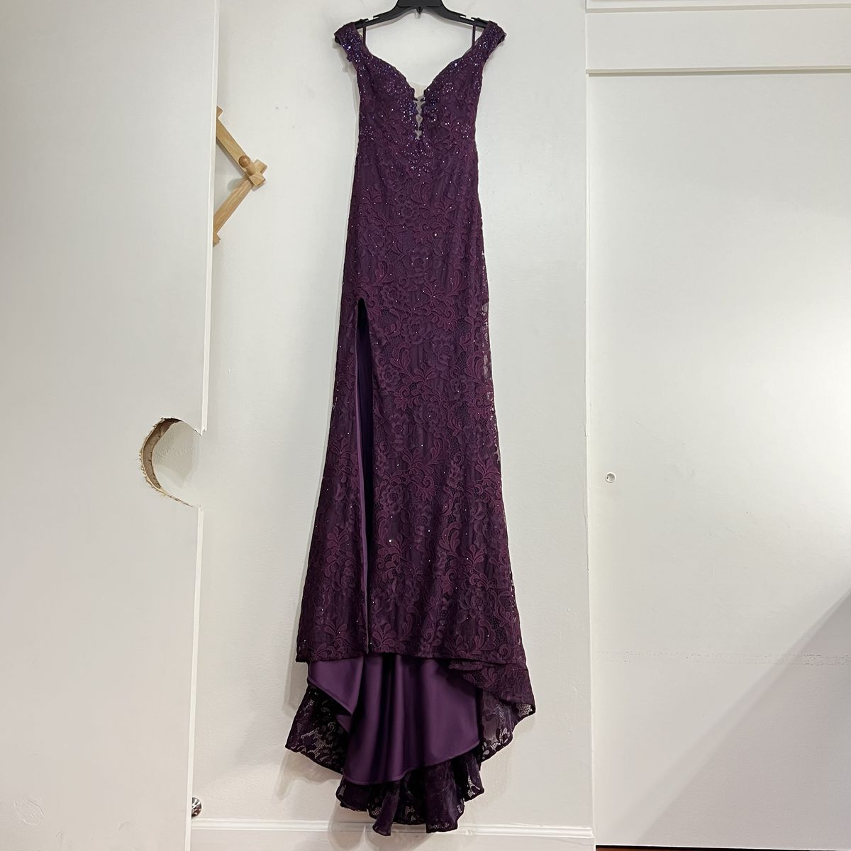 Style 29693 La Femme Size 8 Plunge Lace Purple Side Slit Dress on Queenly