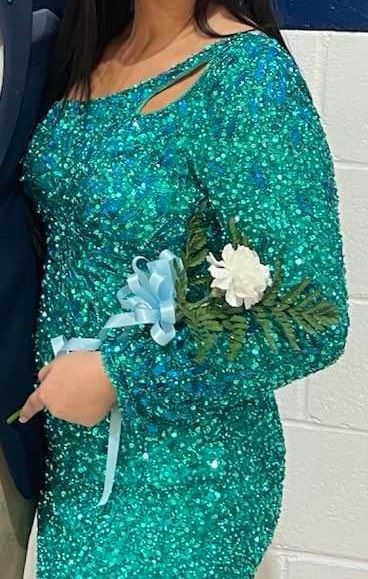 Size 6 Homecoming One Shoulder Green Cocktail Dress on Queenly