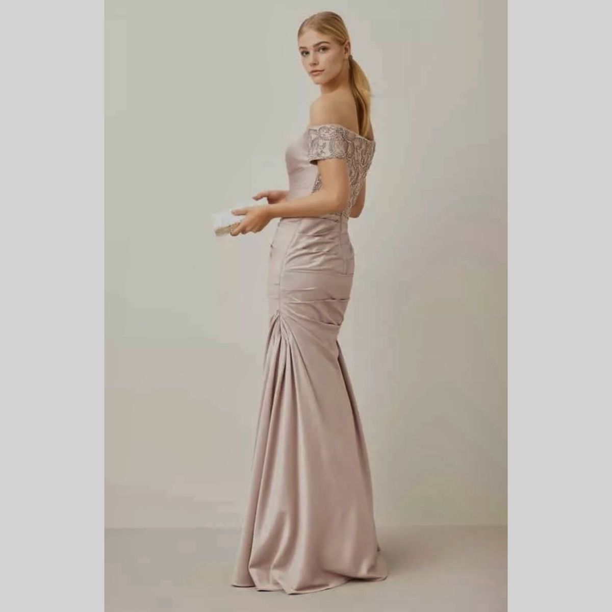 Style 25996 La Femme Size 2 Off The Shoulder Pink Floor Length Maxi on Queenly