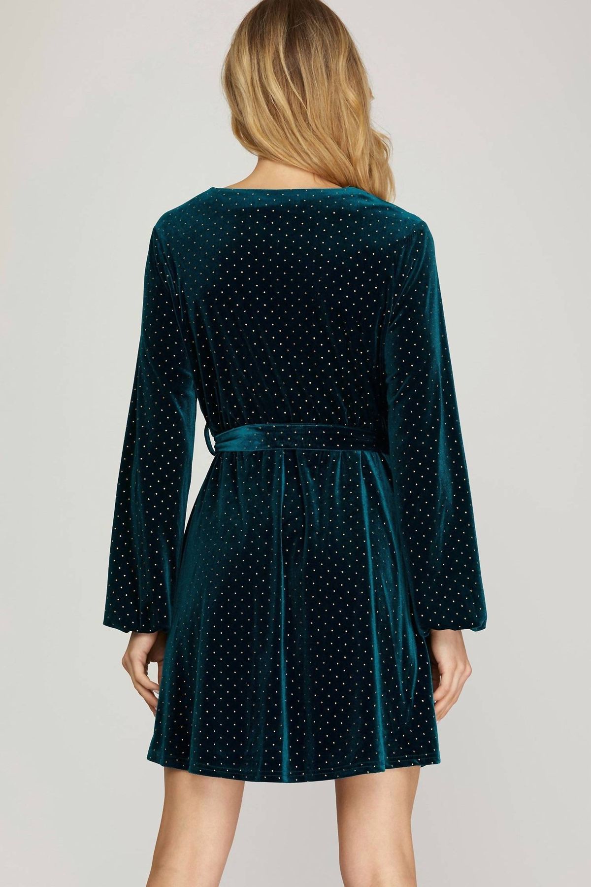 Style 1-1452779143-3011 SHE + SKY Size M Velvet Green Cocktail Dress on Queenly