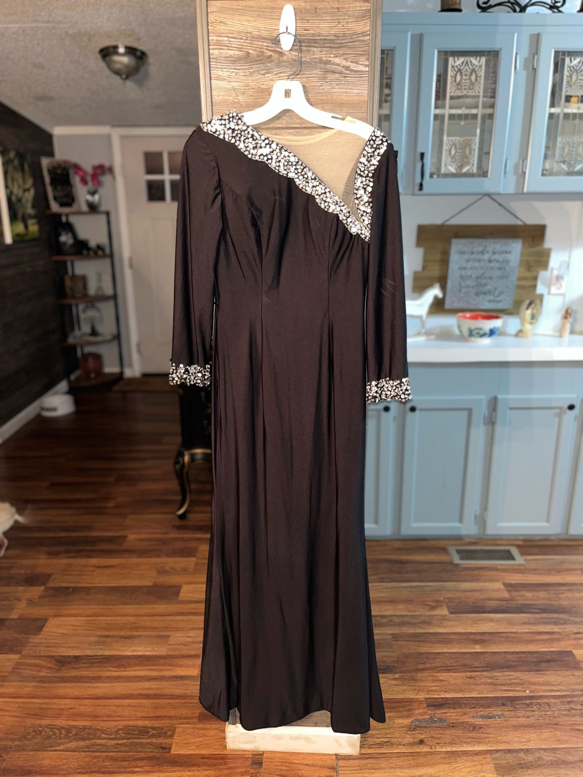 Size 4 Prom Long Sleeve Black Floor Length Maxi on Queenly