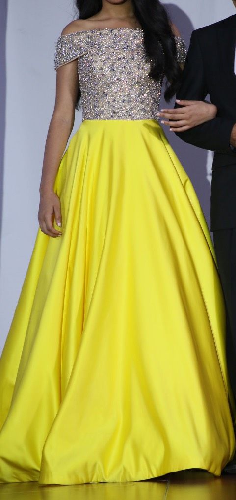Ashley Lauren Size 00 Pageant Off The Shoulder Yellow Ball Gown on Queenly