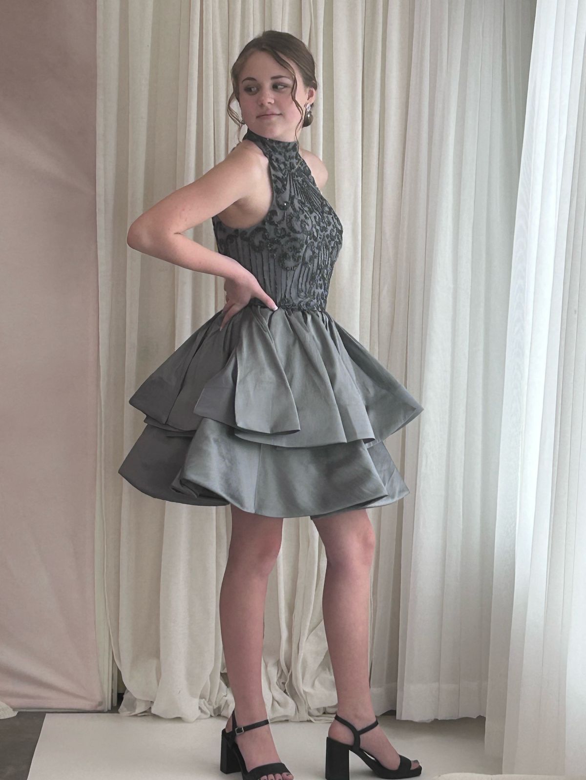 Sherri Hill Size 4 Prom High Neck Silver Cocktail Dress on Queenly