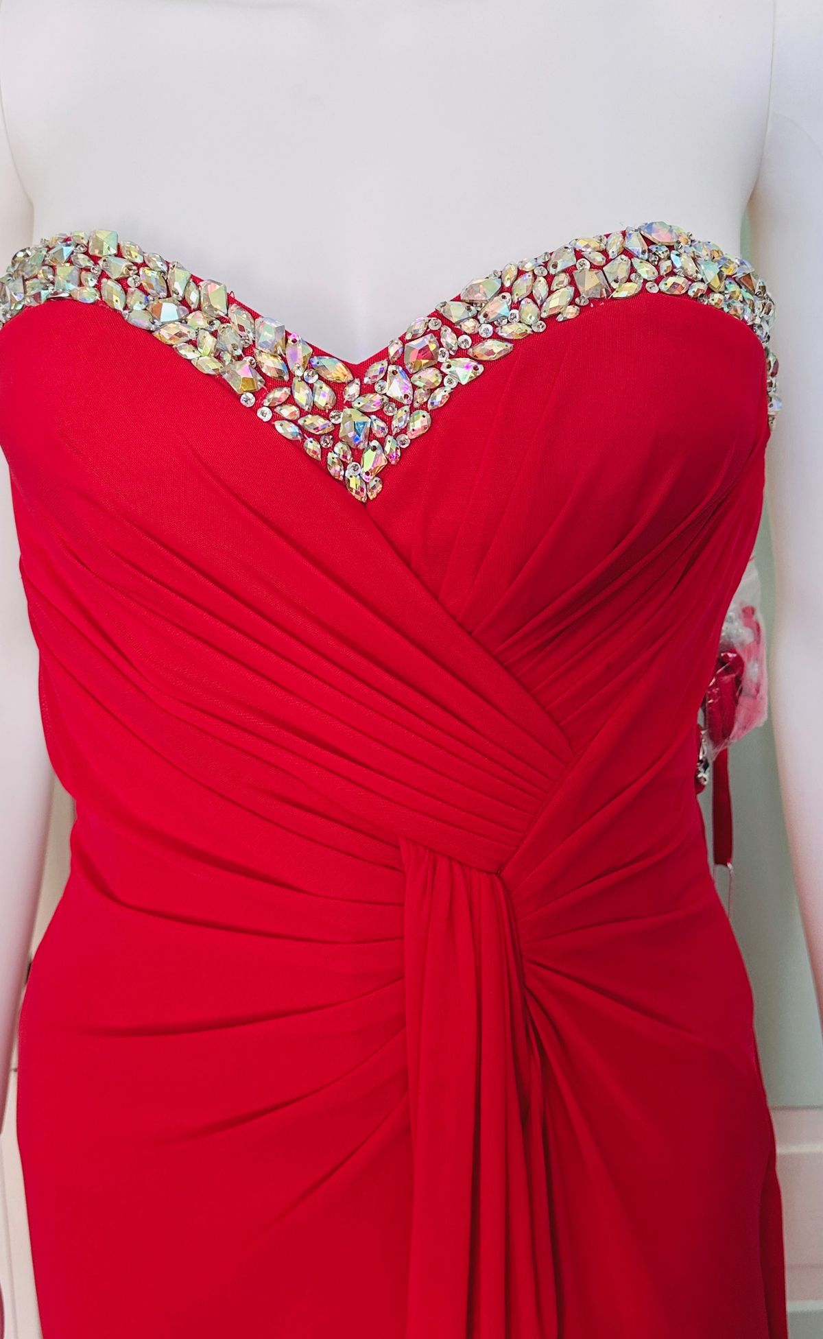 Style 19710 La Femme Size 0 Prom Strapless Red A-line Dress on Queenly