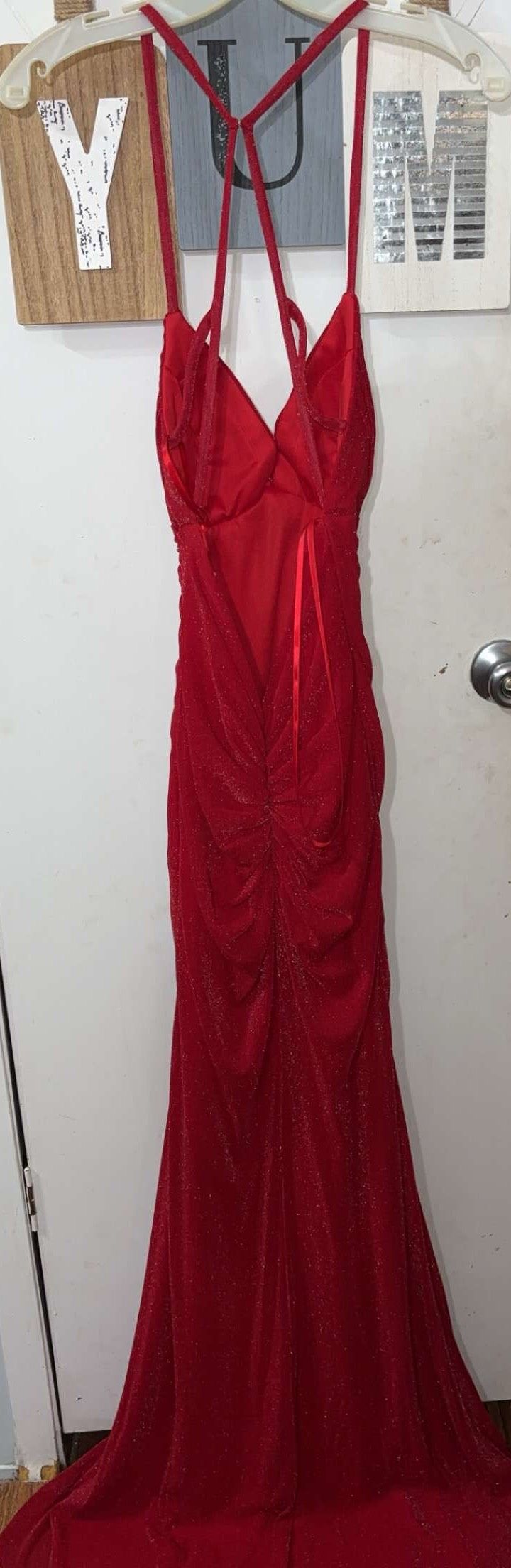 Size 2 Prom Plunge Red Mermaid Dress on Queenly