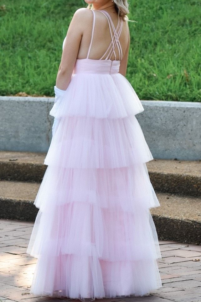 Size 2 Prom Plunge Pink A-line Dress on Queenly