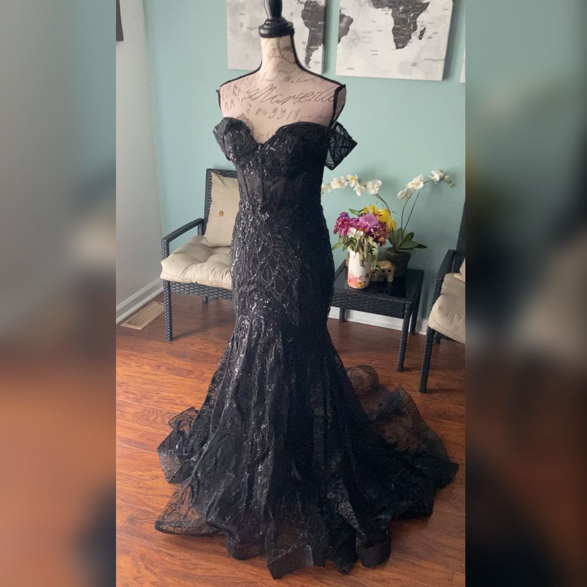 Andrea & Leo Couture Size 6 Prom Off The Shoulder Black Mermaid Dress on Queenly