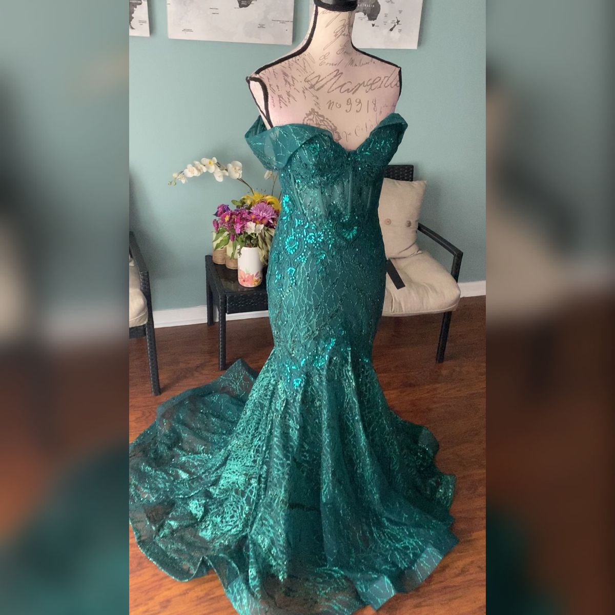 Andrea & Leo Couture Size 6 Prom Off The Shoulder Emerald Green Mermaid Dress on Queenly