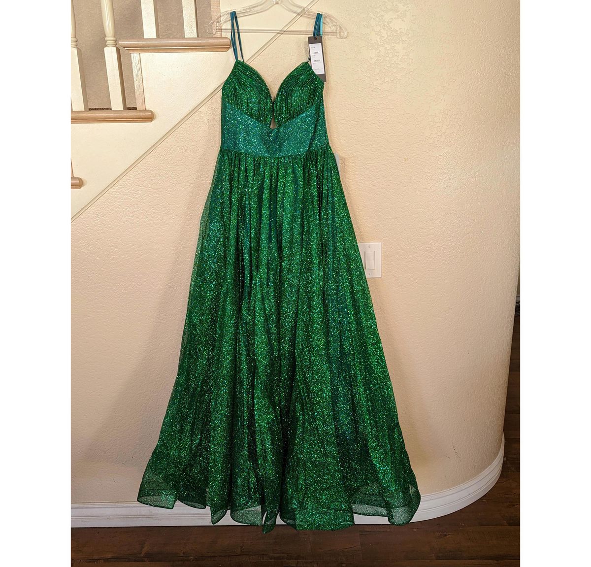 Style Emerald Green Formal Sweetheart Neckline Glitter Metallic Prom Ball Gown Dress Size 14 Prom Plunge Sheer Emerald Green Ball Gown on Queenly