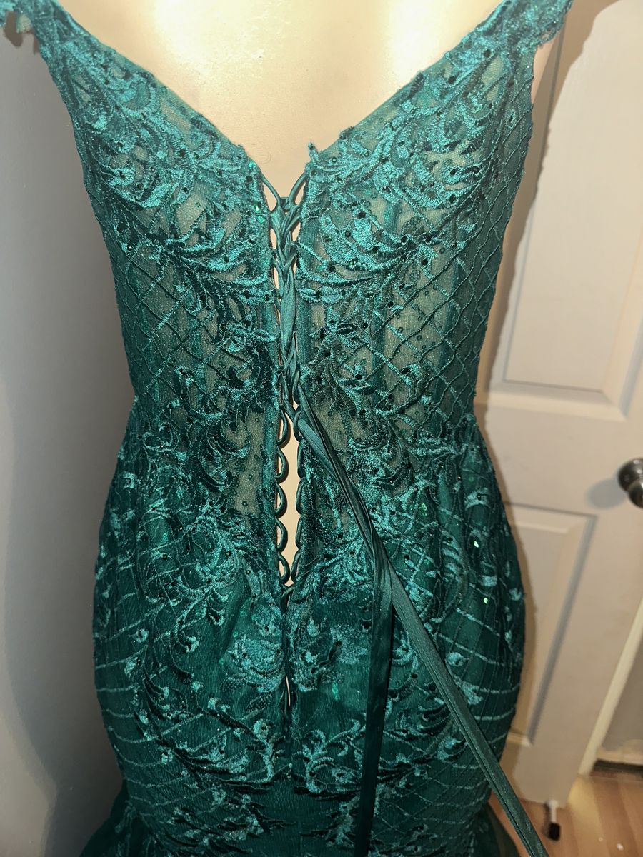 Camille La Vie Size 12 Prom Plunge Lace Turquoise Green Mermaid Dress on Queenly
