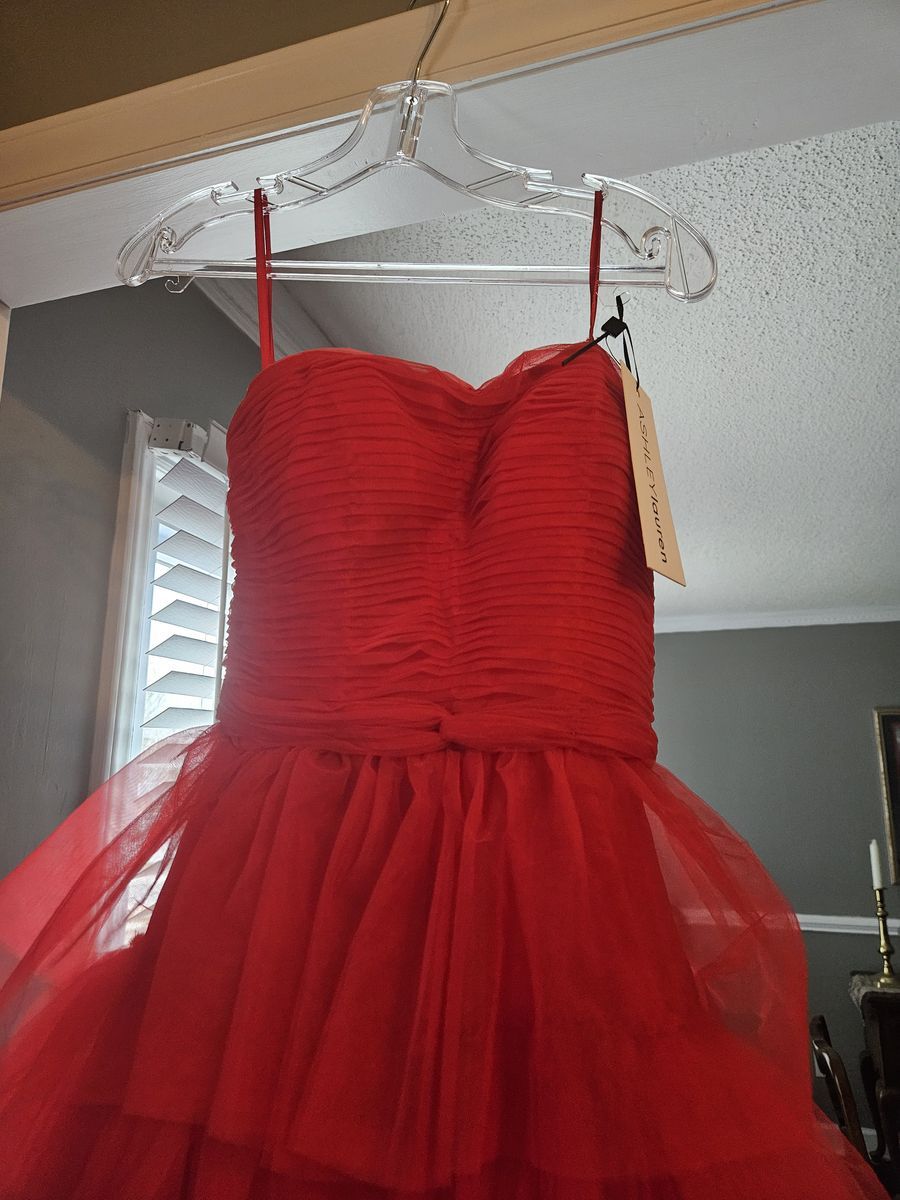 Queenly | Buy and sell prom, pageant, and formal dresses