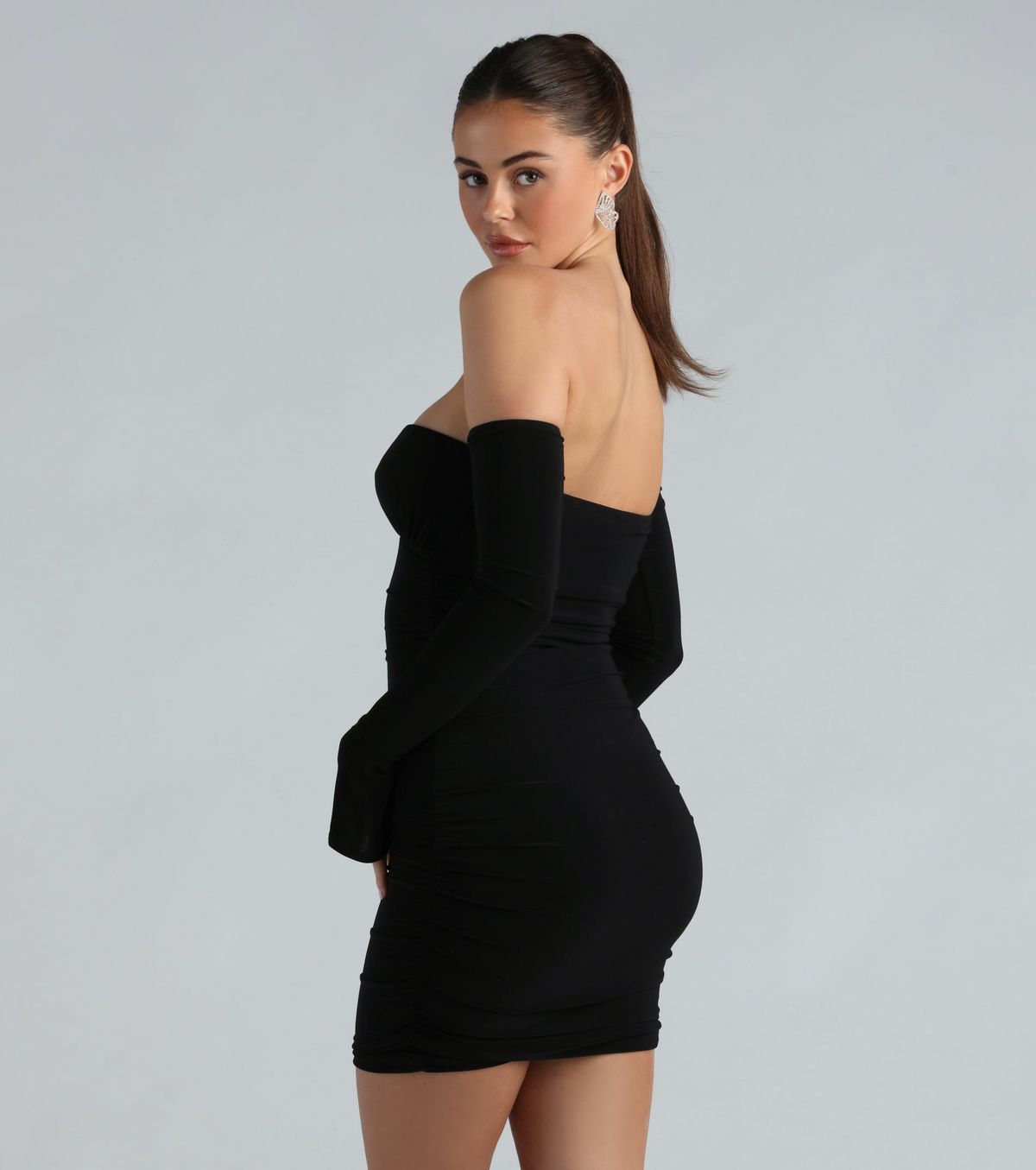 Style 05102-5212 Windsor Size L Nightclub Long Sleeve Black Cocktail Dress on Queenly