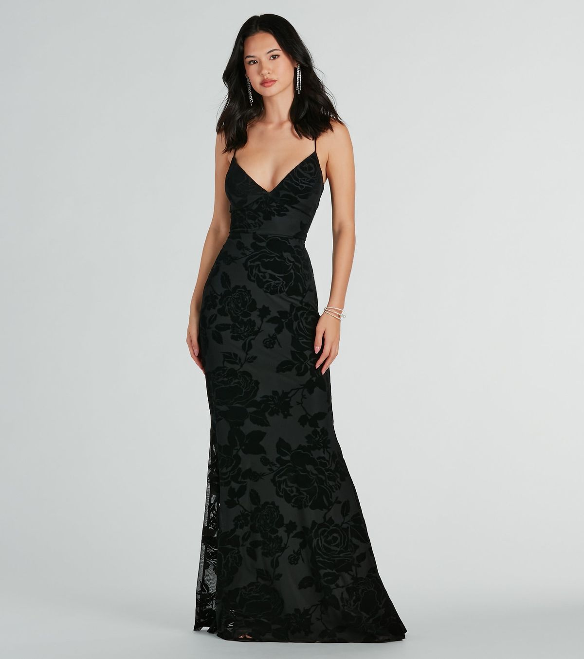 Style 05002-7958 Windsor Size M Bridesmaid Plunge Velvet Black Mermaid Dress on Queenly
