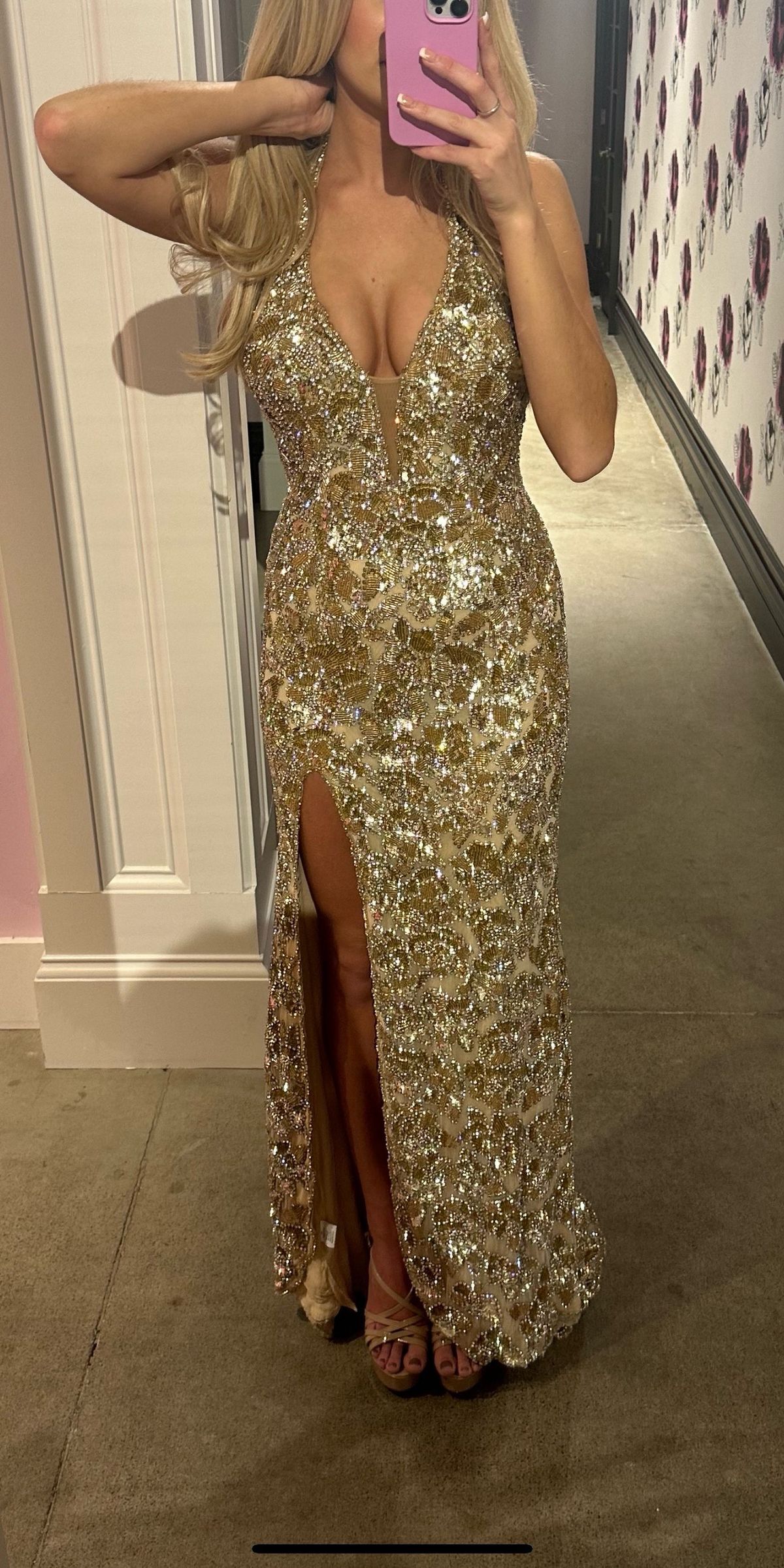 Sherri Hill Size 2 Prom Plunge Gold Side Slit Dress on Queenly