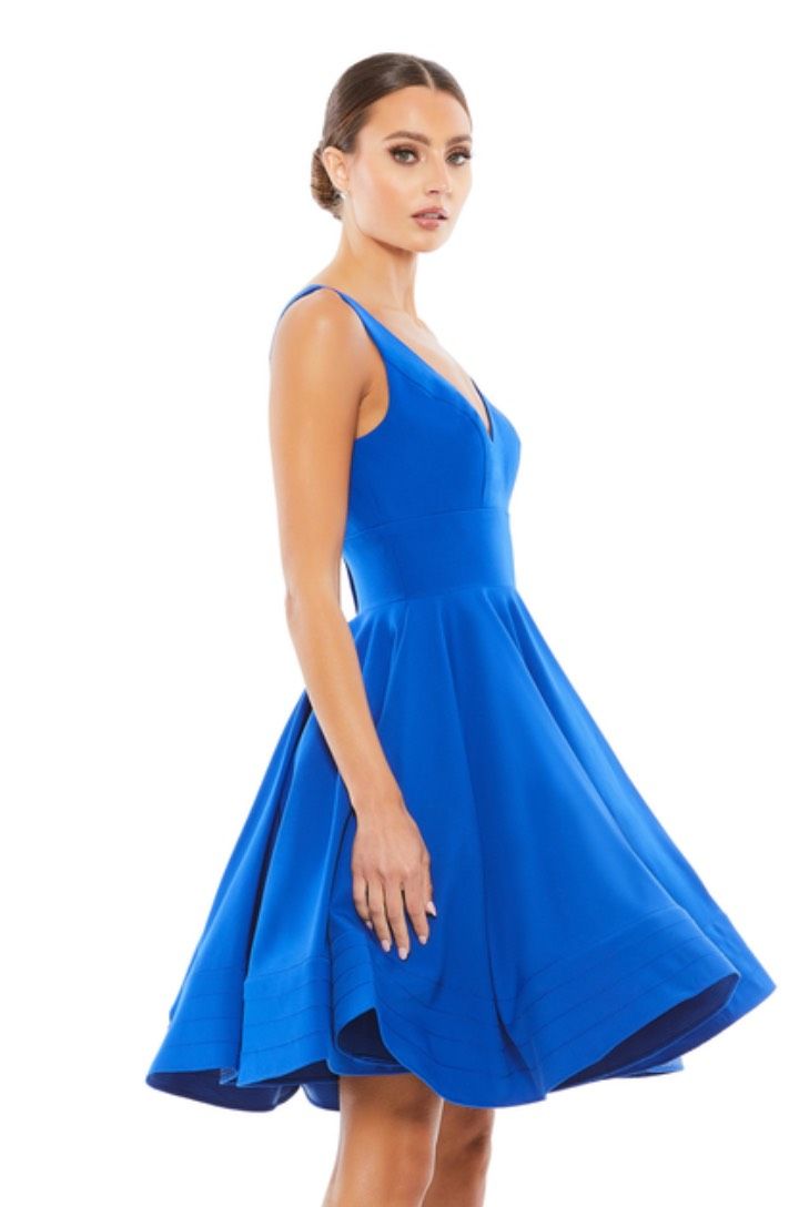 Style 48478 Mac Duggal Size 6 Prom Plunge Royal Blue Cocktail Dress on Queenly