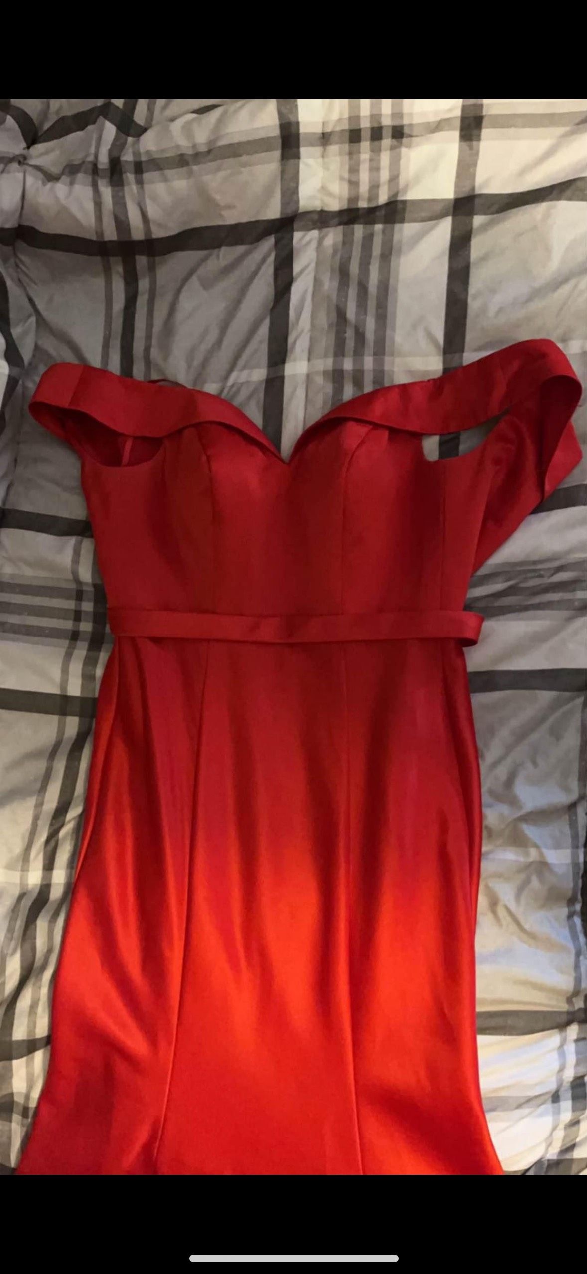 Size 4 Prom Off The Shoulder Red Mermaid Dress on Queenly
