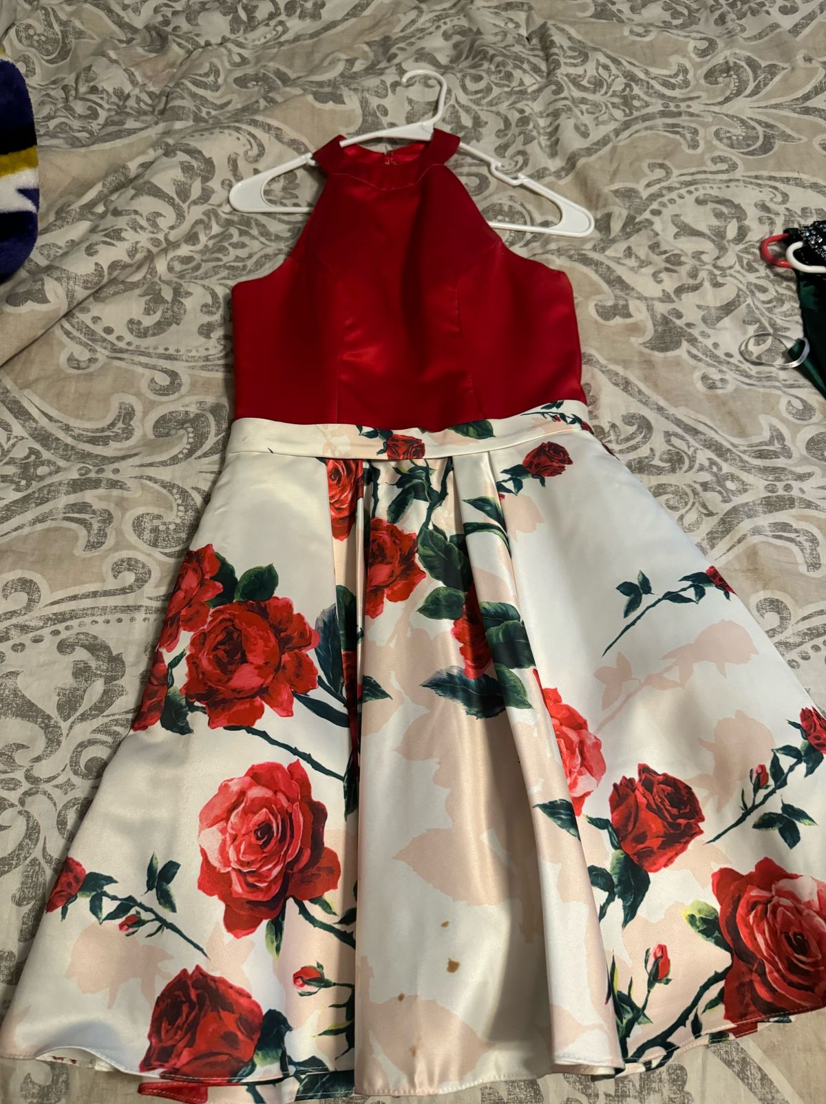 Size 4 Prom Plunge Multicolor Cocktail Dress on Queenly