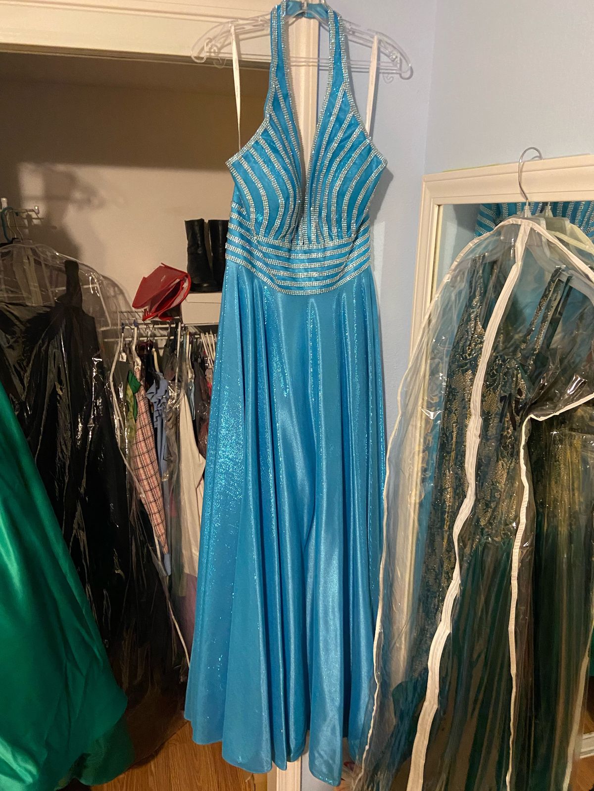 Size 14 Prom Plunge Emerald Blue Ball Gown on Queenly