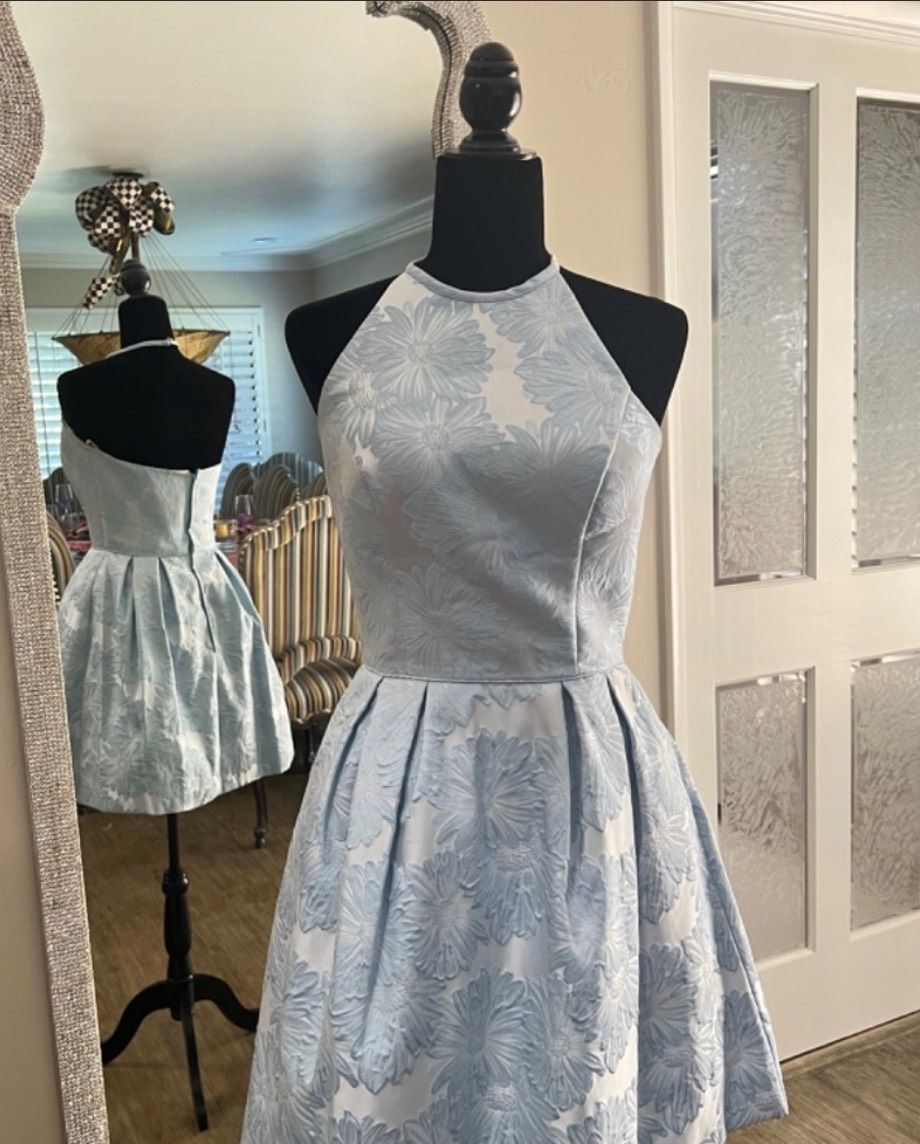 Size 4 Homecoming High Neck Floral Light Blue Cocktail Dress on Queenly