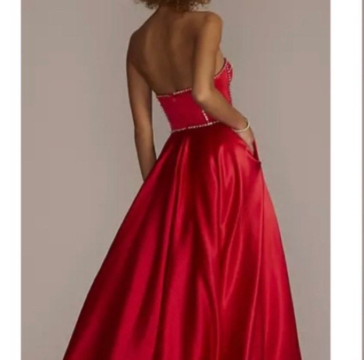 David's Bridal Size 2 Strapless Red Ball Gown on Queenly