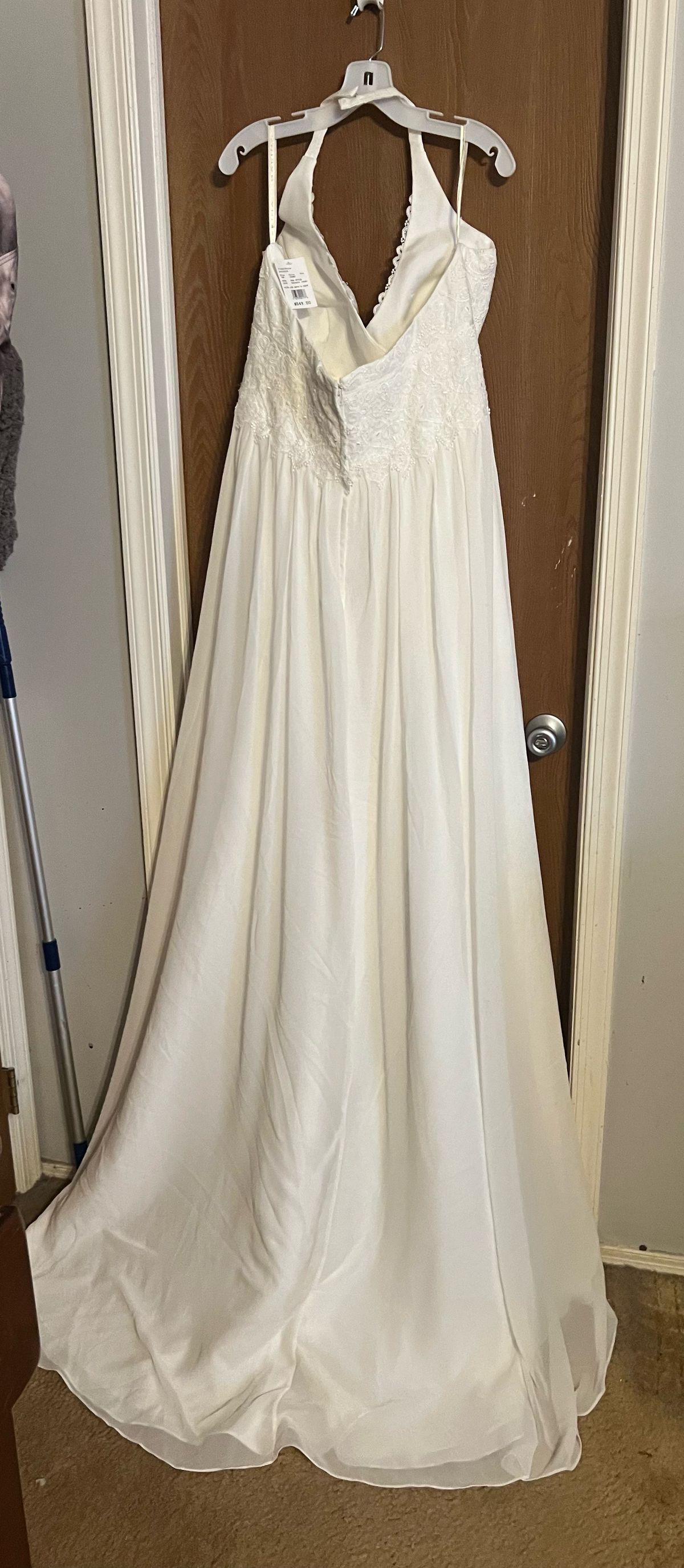Galina Plus Size 18 Halter White Floor Length Maxi on Queenly