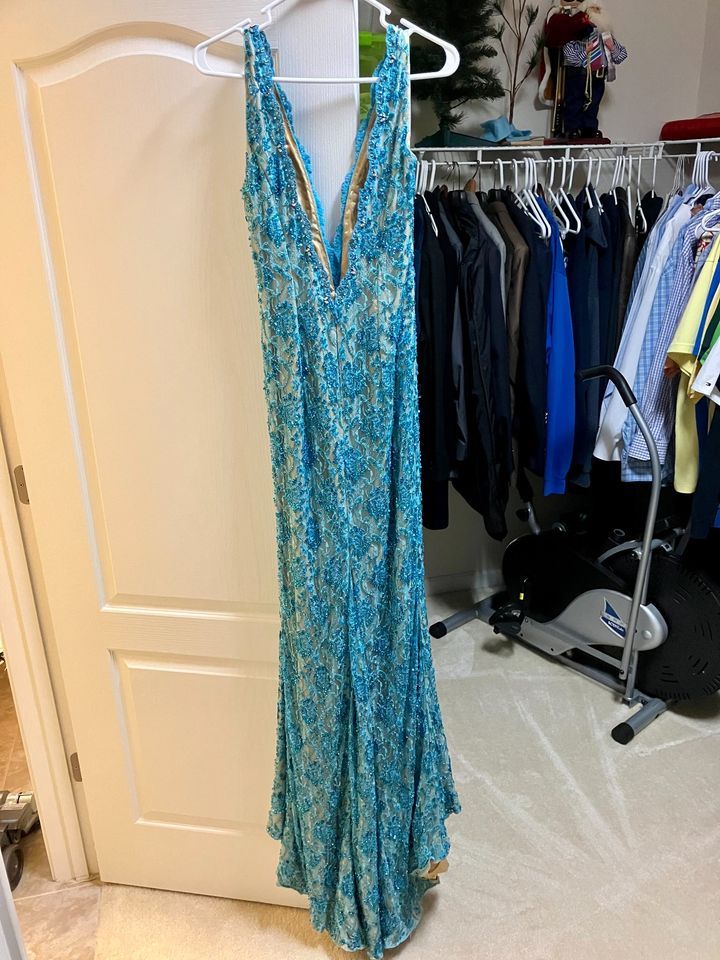 Rodney Alfred Size 6 Prom Lace Turquoise Blue Floor Length Maxi on Queenly