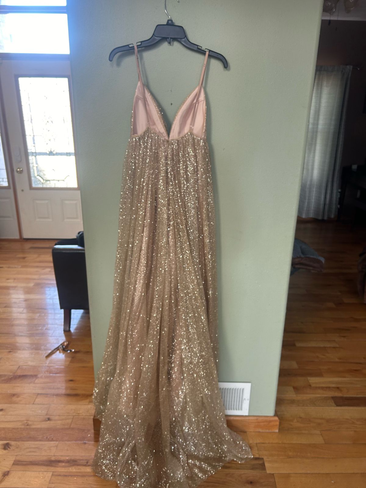 Size 4 Prom Plunge Gold Dress With Train on Queenly