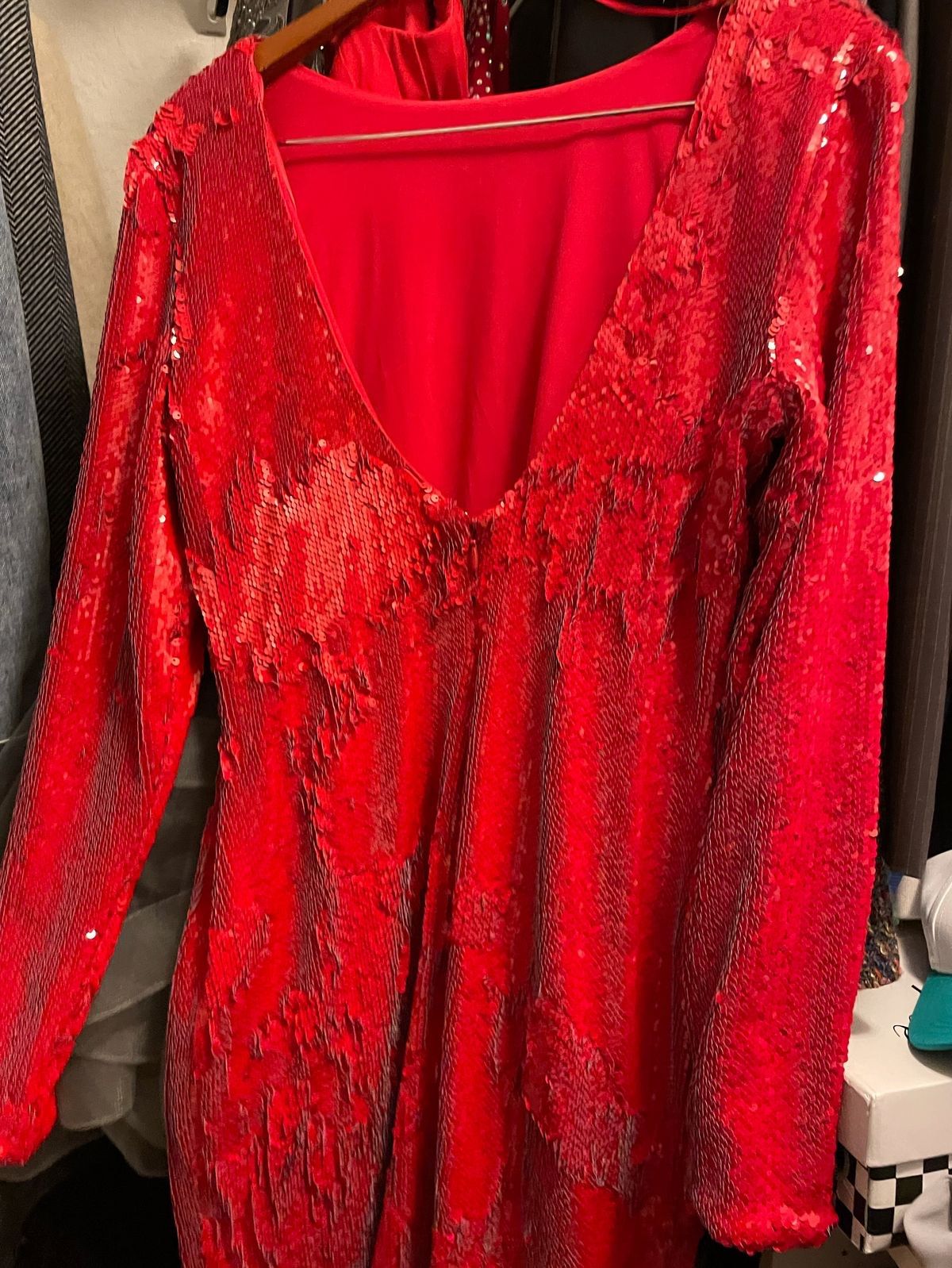 Size 12 Sequined Red Cocktail Dress on Queenly