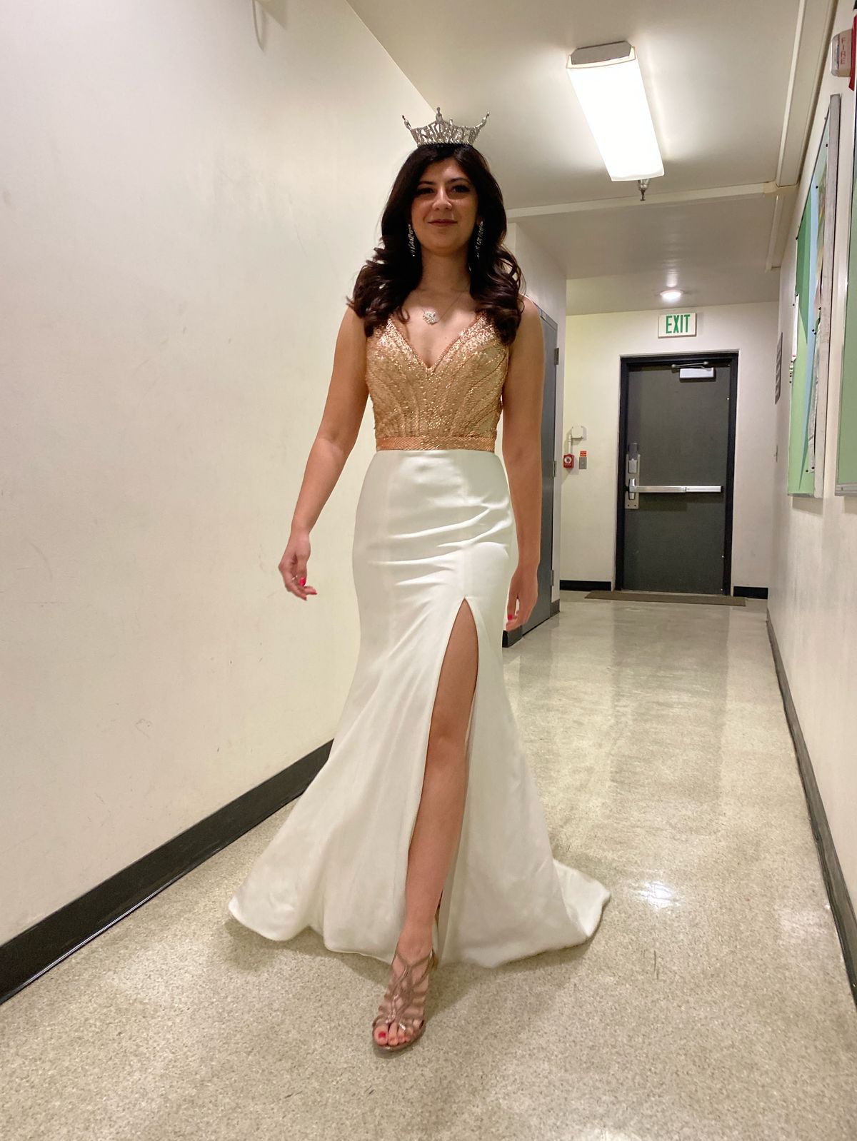 Camille La Vie Size 2 Prom Plunge White Side Slit Dress on Queenly