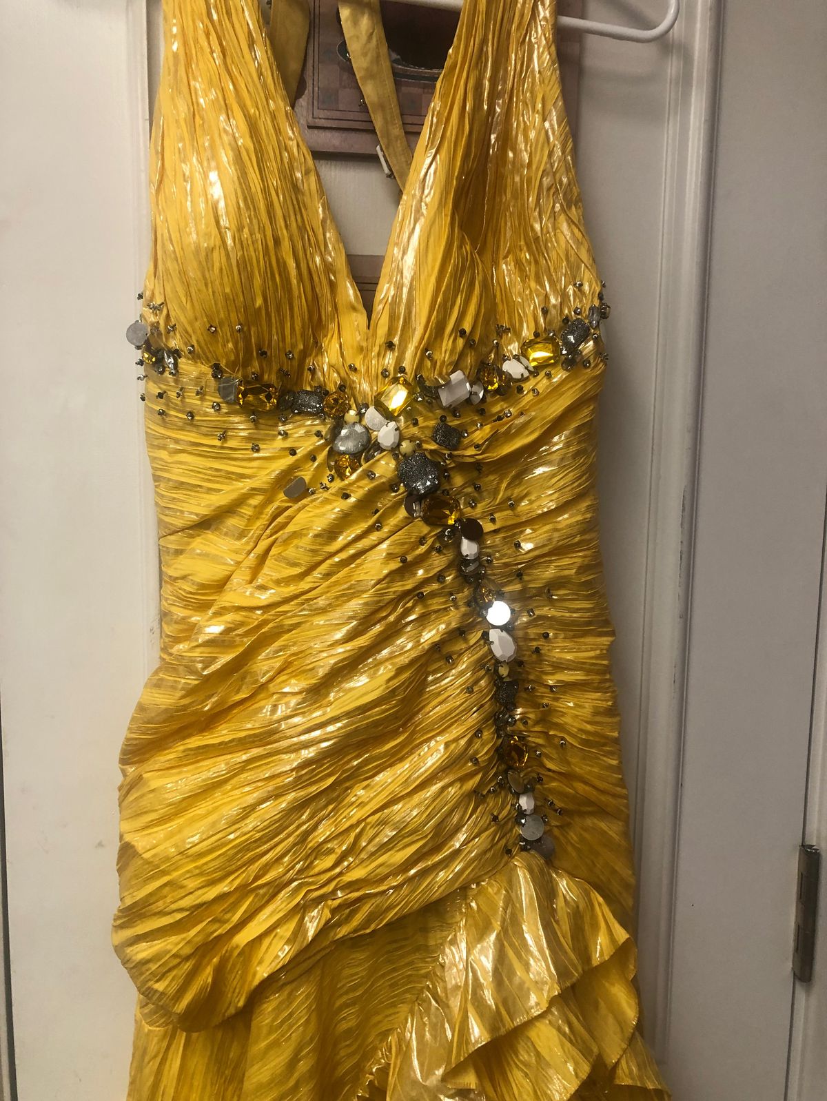 Mac Duggal Size 10 Halter Yellow A-line Dress on Queenly