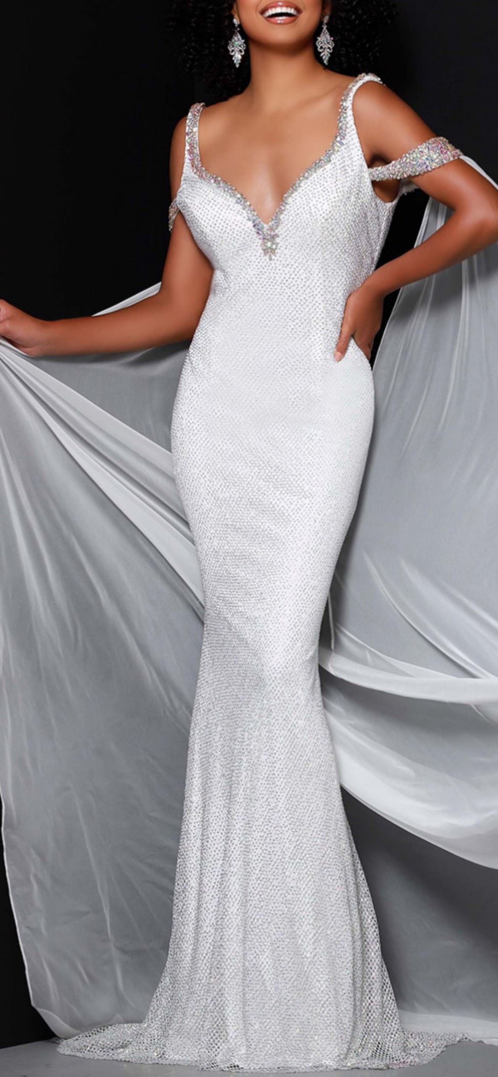 Style 2440 Johnathan Kayne Size 2 Prom Plunge White Floor Length Maxi on Queenly