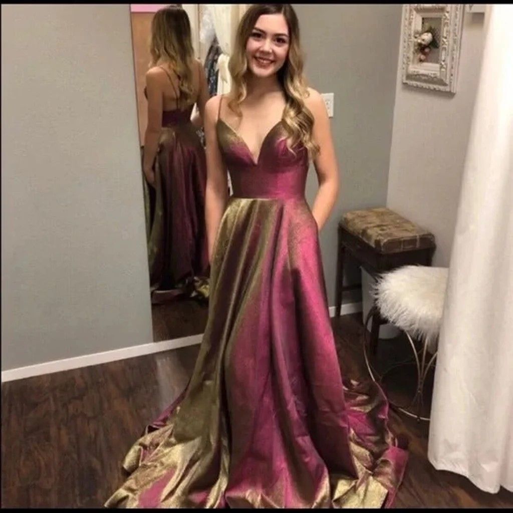 Style 1513 Ashley Lauren Size 2 Gold A-line Dress on Queenly
