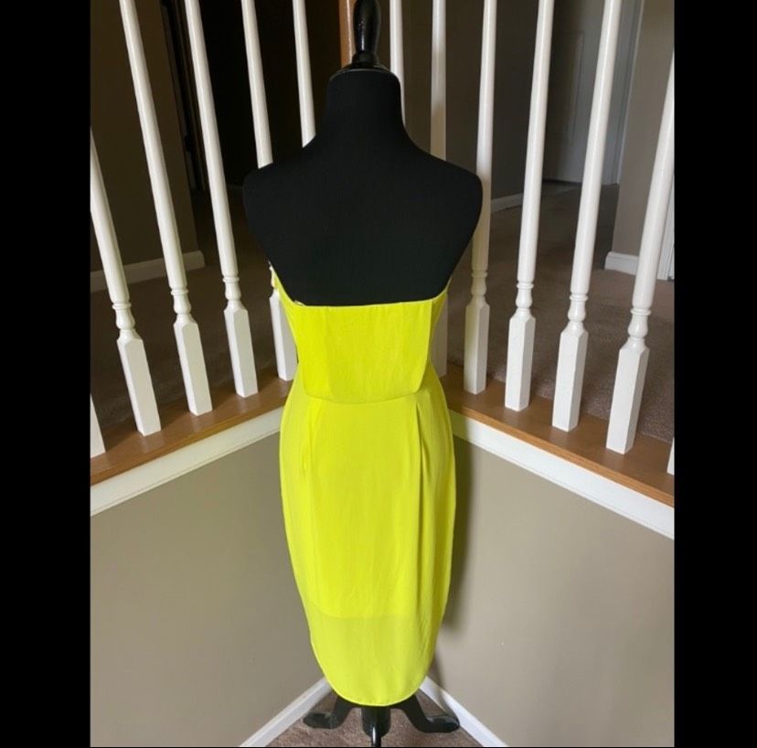 BCBG Size 2 Wedding Guest Strapless Yellow Cocktail Dress on Queenly