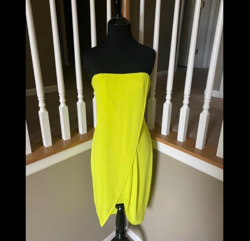 BCBG Size 2 Wedding Guest Strapless Yellow Cocktail Dress on Queenly